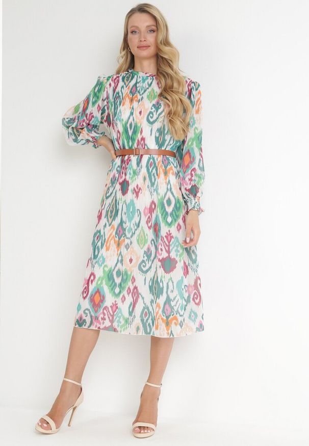 Born2be - Zielona Plisowana Sukienka Midi z Paskiem Hyacida. Kolor: zielony. Styl: elegancki. Długość: midi