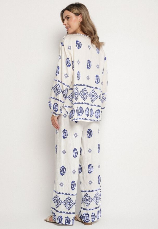 Born2be - Biało-Niebieski Komplet w Stylu Rustykalnym Luźna Bluzka i Spodnie z Wiskozą Emilaris. Kolor: biały. Materiał: wiskoza. Wzór: aplikacja