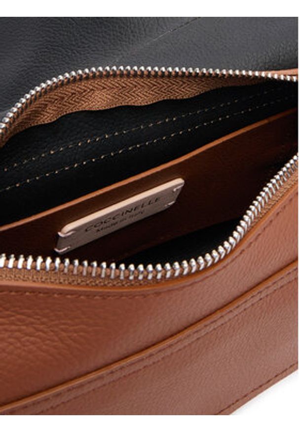 Coccinelle Torebka SQ0 Coccinelle Raquel E1 SQ0 15 03 01 Brązowy. Kolor: brązowy. Materiał: skórzane