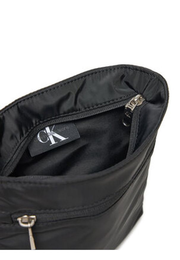 Calvin Klein Jeans Saszetka K50K513004 Czarny. Kolor: czarny. Materiał: materiał