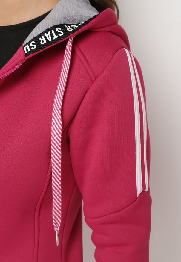 Born2be - Różowa Bluza z Kapturem o Dłuższym Fasonie Lindira. Typ kołnierza: kaptur. Kolor: różowy. Materiał: dzianina. Długość: długie