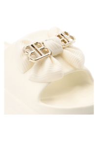 Beżowe Klapki Filippo Modne Buty Damskie Na Platformie. Okazja: na co dzień. Kolor: beżowy. Wzór: aplikacja. Obcas: na platformie. Styl: casual, elegancki #3