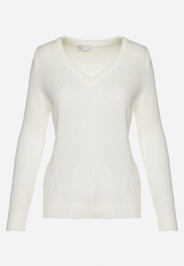 Born2be - Jasnobeżowy Sweter z Trójkątnym Dekoltem z Prążkowanej Dzianiny Derige. Okazja: na co dzień. Kolor: beżowy. Materiał: dzianina, prążkowany. Styl: casual