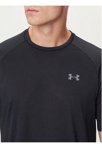 Under Armour T-Shirt 1326413 Czarny Regular Fit. Kolor: czarny. Materiał: syntetyk #4