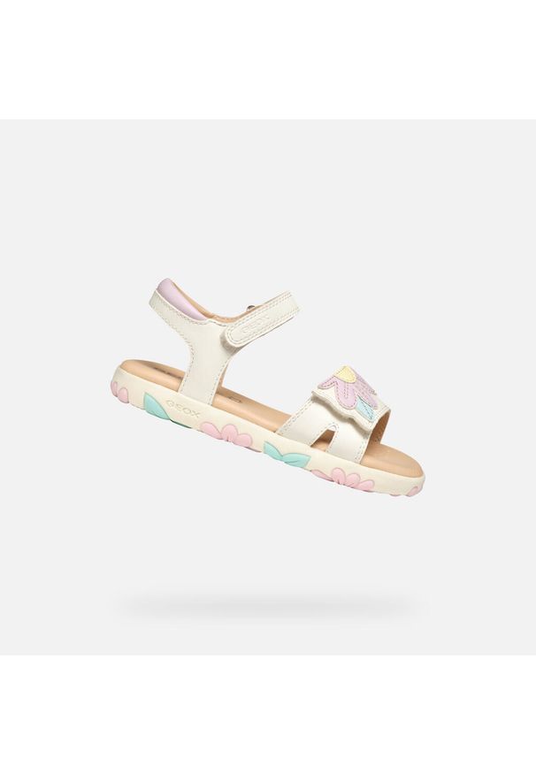 Sandały Geox Model J Sandal Haiti Girl Kolor Biały. Kolor: różowy, biały, wielokolorowy. Materiał: syntetyk. Sezon: lato