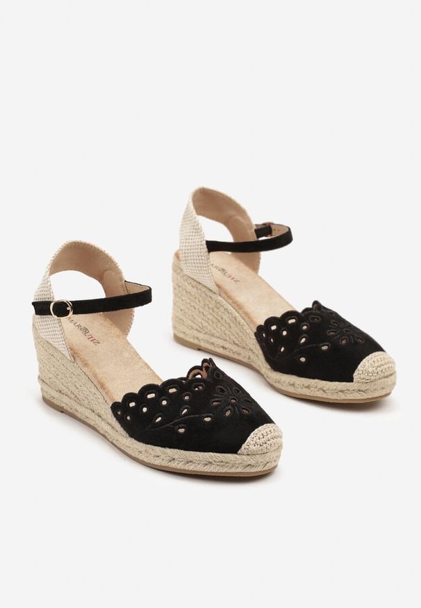 Born2be - Czarne Sandały Espadryle na Koturnie z Ażurowym Wzorem i Plecionką Sarabina. Okazja: na co dzień. Zapięcie: pasek. Kolor: czarny. Wzór: ażurowy. Obcas: na koturnie. Styl: casual, elegancki