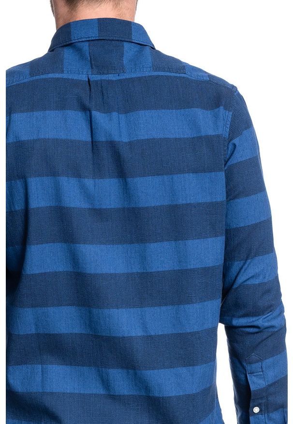 Lee - KOSZULA MĘSKA LEE REFINED BUTTON DOWN SUMMER BLUE L882DTNJ 112123574. Typ kołnierza: button down