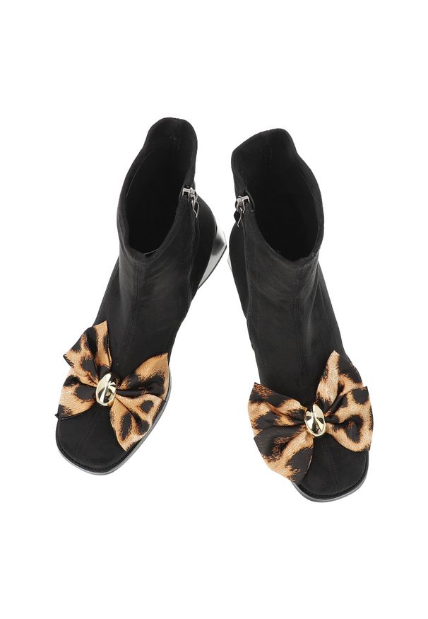 Czarne Botki S.Barski Eleganckie Buty Damskie Z Kokardą. Okazja: na co dzień. Kolor: czarny. Materiał: materiał. Szerokość cholewki: normalna. Wzór: motyw zwierzęcy, aplikacja. Obcas: na obcasie. Styl: elegancki. Wysokość obcasa: średni