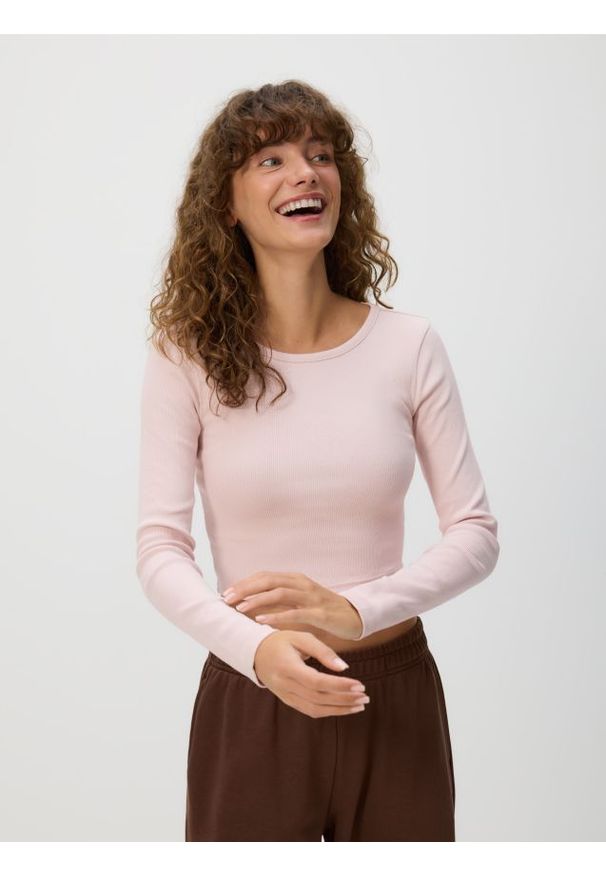 Reserved - Krótki bawełniany longsleeve - bordowy. Kolor: czerwony. Materiał: bawełna. Długość rękawa: długi rękaw. Długość: krótkie