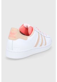 adidas Originals buty skórzane Superstar GW0570 kolor biały. Nosek buta: okrągły. Zapięcie: sznurówki. Kolor: biały. Materiał: skóra. Model: Adidas Superstar. Sport: turystyka piesza #4