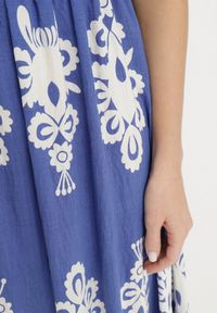 Born2be - Niebieska Wiskozowa Sukienka w Ornamentalne Wzory o Rozkloszowanym Kroju Divessa. Kolor: niebieski. Materiał: wiskoza. Długość rękawa: krótki rękaw. Typ sukienki: proste #5