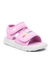 Sandały New Balance SYA750C3 różowe. Zapięcie: rzepy. Kolor: różowy. Wzór: napisy, aplikacja, kolorowy. Styl: sportowy, młodzieżowy #3
