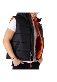 Bezrękawnik Alpha Industries Puffer Vest FD 11811003 - czarny. Kolor: czarny. Materiał: poliester. Długość rękawa: bez rękawów. Sezon: zima, jesień. Styl: klasyczny, elegancki