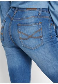 bonprix - Dżinsy ze stretchem SKINNY, mid waist. Kolor: niebieski