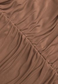 Renee - Ciemnobeżowa Drapowana Bluzka VICES z Odkrytymi Ramionami i Siateczkowymi Rękawami Atevite. Okazja: na co dzień. Kolor: beżowy. Materiał: jeans. Styl: casual #7