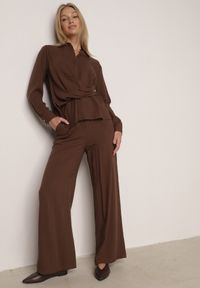 Born2be - Brązowy Wiskozowy Komplet Asymetryczna Koszula i Spodnie z Kieszeniami Moneia. Kolor: brązowy. Materiał: wiskoza #1