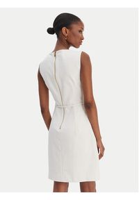 Guess Sukienka koktajlowa 6RGK17 7311A Biały Regular Fit. Kolor: biały. Materiał: syntetyk. Styl: wizytowy #3