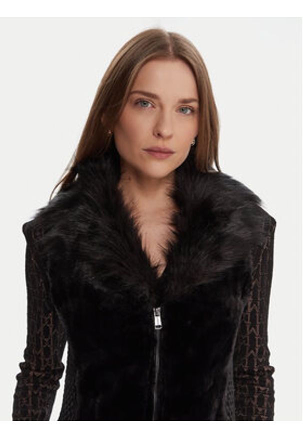 Guess Bezrękawnik W5BL0I KCP70 Czarny Regular Fit. Kolor: czarny. Materiał: syntetyk. Długość rękawa: bez rękawów