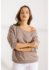 BLUZA SIENNA MOCCA S - Flawless. Okazja: na co dzień. Materiał: jeans, skóra, dresówka, materiał, bawełna, elastan. Długość: krótkie. Styl: klasyczny, casual