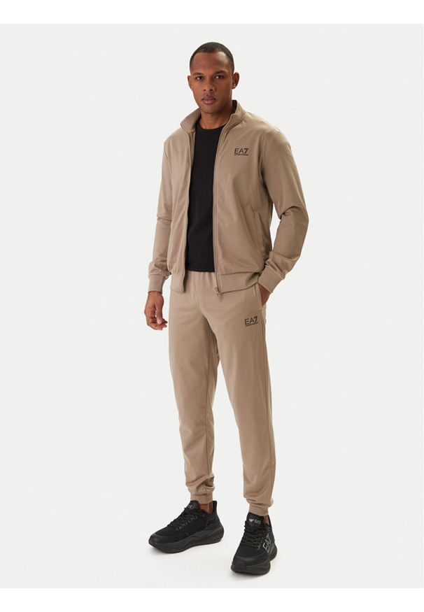 EA7 Emporio Armani Dres 8NPV65 PJHCZ Beżowy Regular Fit. Kolor: beżowy. Materiał: syntetyk