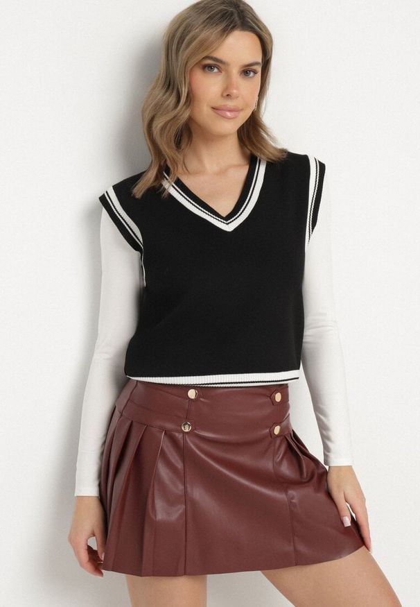 Born2be - Bordowa Spódnica z Bawełną z Ekoskóry z Wysokim Stanem Ozdobiona Napami Tillina. Okazja: na co dzień. Stan: podwyższony. Kolor: czerwony. Materiał: bawełna. Wzór: aplikacja. Styl: casual, elegancki