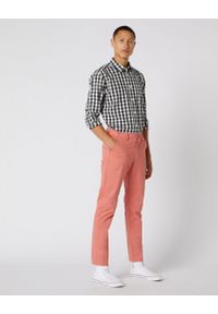 Wrangler - SPODNIE MĘSKIE WRANGLER CHINO CORAL W16LWAR03