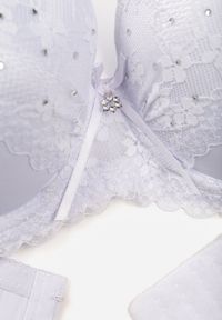 Born2be - Biały Biustonosz Ozdobiony Cyrkoniami i Koronką Corraella. Kolor: biały. Materiał: koronka. Wzór: koronka, aplikacja #5