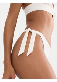 Triumph Dół od bikini Summer Dune Tai 10226481 Kremowy. Kolor: kremowy. Materiał: syntetyk #3