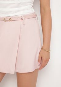 Born2be - Różowe Eleganckie Spódnico-Szorty z Paskiem z Klamerką Foliretia. Okazja: na co dzień. Kolor: różowy. Styl: elegancki #5