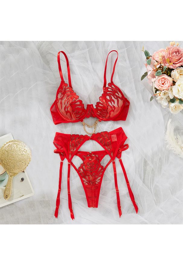 Intica - Komplet bielizny ażurowej z łańcuszkiem na romantyczne wieczory Danita. Kolor: czerwony. Materiał: materiał. Wzór: ażurowy