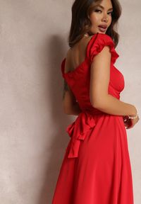 Renee - Czerwona Sukienka Perolis. Kolor: czerwony. Materiał: tkanina. Długość rękawa: krótki rękaw. Wzór: jednolity, gładki. Styl: wizytowy. Długość: midi #5