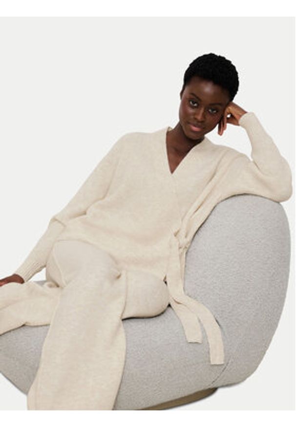 Triumph Kardigan Amourette Cozy 10225069 Écru Relaxed Fit. Materiał: syntetyk