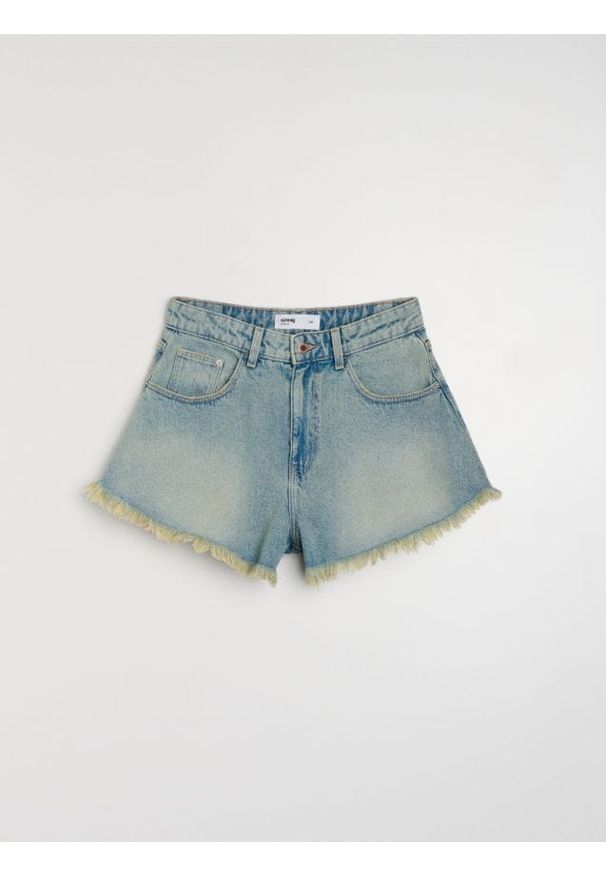 Sinsay - Szorty jeansowe high waist z postrzępioną nogawką - turkusowy. Stan: podwyższony. Kolor: turkusowy. Materiał: jeans