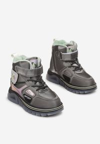 Born2be - Srebrne Traperki na Rzep Hegac. Okazja: na uczelnię, na co dzień. Zapięcie: rzepy. Kolor: srebrny. Materiał: jeans, futro. Wzór: aplikacja. Styl: casual, elegancki