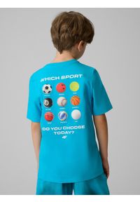 4f - 4F T-shirt regular z nadrukiem chłopięcy - niebieski 140 (9-10 lat). Okazja: na uczelnię, na co dzień. Kolor: niebieski. Materiał: materiał. Wzór: nadruk. Sezon: lato. Styl: sportowy, casual #2