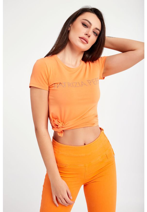 Patrizia Pepe - T-SHIRT PATRIZIA PEPE. Długość rękawa: krótki rękaw. Długość: krótkie. Wzór: napisy