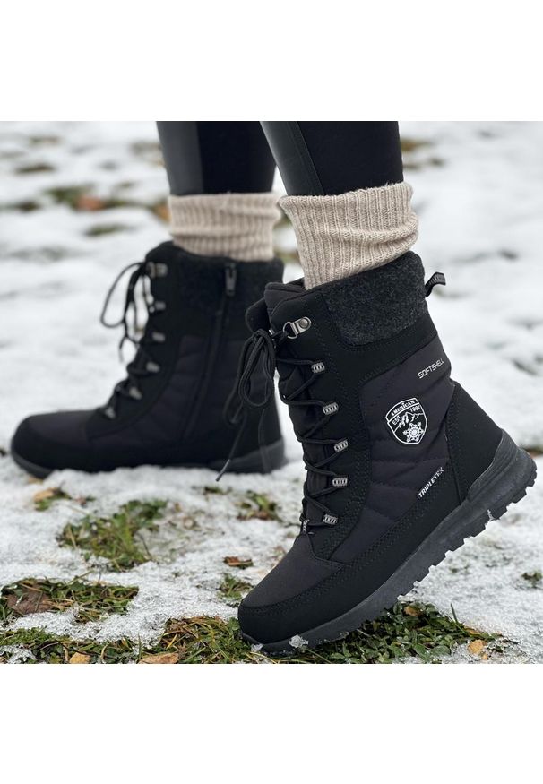 Czarne zimowe śniegowce damskie z membraną American Club Softshell Sn23/25. Okazja: na spacer. Kolor: czarny. Materiał: tkanina, skóra. Szerokość cholewki: normalna. Sezon: zima. Styl: elegancki, klasyczny