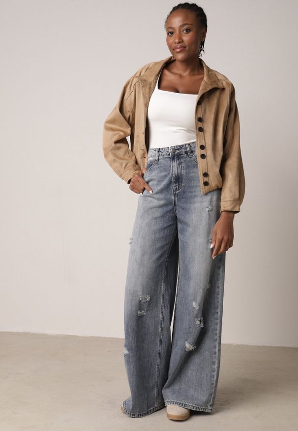 Born2be - Niebieskie Bawełniane Jeansy Typu Palazzo Ozdobione Przetarciami i Dziurami Erivaine. Okazja: na co dzień. Stan: podwyższony. Kolor: niebieski. Wzór: aplikacja. Styl: casual, elegancki