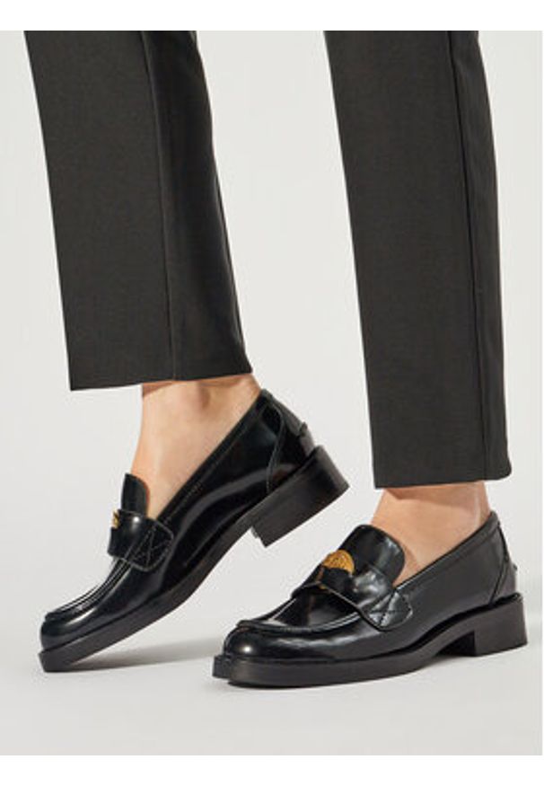 DKNY Loafersy Penny K1434520 Czarny. Kolor: czarny. Materiał: lakier, skóra