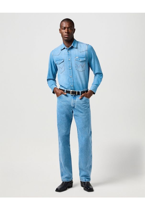 Wrangler - MESKA KOSZULA JEANSOWA WRANGLER WESTERN SHIRT MID LIGHT WASH 112362744. Materiał: jeans