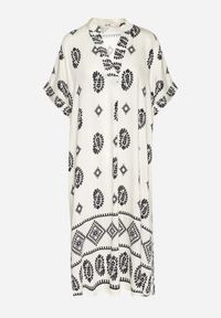 Born2be - Czarno-Kremowa Wiskozowa Sukienka Boho o Pudełkowym Kroju z Rozcięciami Nelbia. Okazja: na co dzień. Typ kołnierza: dekolt w serek. Kolor: czarny. Materiał: wiskoza. Styl: boho #3