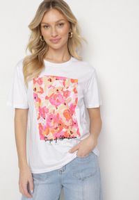 Born2be - Biały T-shirt z Aplikacją 3D Eohna. Okazja: na co dzień. Kolor: biały. Materiał: jeans. Wzór: aplikacja. Styl: sportowy, casual, klasyczny #4