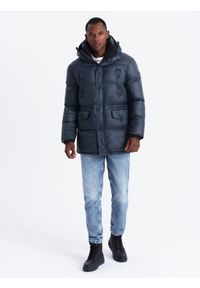 Ombre Clothing - Męska długa kurtka puffer z zapinanymi kieszeniami – granatowa V3 OM-JALJ-0186 - XL. Kolor: niebieski. Materiał: poliester, syntetyk, nylon, materiał, polar. Długość: długie. Wzór: aplikacja