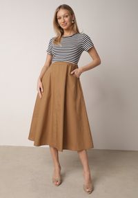 Born2be - Niebieska Rozkloszowana Sukienka z Bawełny z Górą w Paski Aethephaia. Okazja: na co dzień. Kolor: niebieski. Materiał: bawełna. Wzór: paski. Sezon: lato. Typ sukienki: proste, rozkloszowane. Styl: klasyczny, casual #1