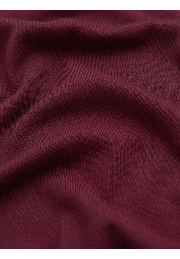 Ombre Clothing - Sweter klasyczny męski z wiskozą BASIC z okrągłym dekoltem – bordowy V11 OM-SWBS-0106 - XXL. Okazja: na co dzień, na spotkanie biznesowe, do pracy. Kolor: czerwony. Materiał: wiskoza. Wzór: gładki. Styl: klasyczny