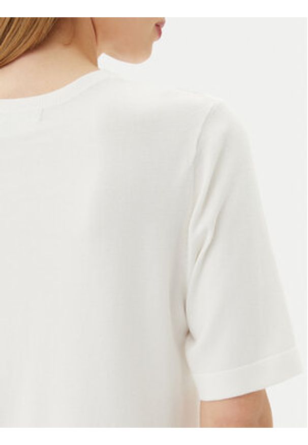 Vero Moda Sweter Silje 10320460 Biały Oversize. Kolor: biały. Materiał: wiskoza