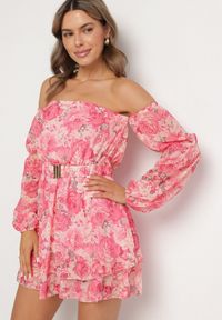 Born2be - Różowa Wiskozowa Sukienka Hiszpanka z Falbanami i Paskiem w Kwiaty Virmoi. Okazja: na co dzień, na spacer. Typ kołnierza: dekolt hiszpanka. Kolor: różowy. Materiał: wiskoza. Wzór: kwiaty. Typ sukienki: proste. Styl: casual #3