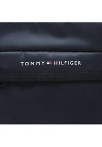 TOMMY HILFIGER - Tommy Hilfiger Saszetka Skyline Mini Crossover AM0AM10915 Granatowy. Kolor: niebieski. Materiał: materiał #4