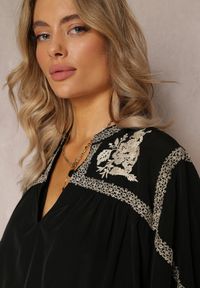 Renee - Czarna Bluzka z Bufiastym Rękawem i Kwiatowym Haftem Oluze. Okazja: na co dzień. Kolor: czarny. Materiał: jeans. Wzór: haft, kwiaty. Styl: casual, elegancki