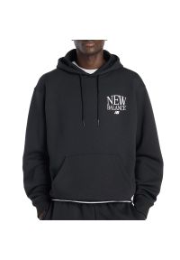 Bluza męska New Balance Reimagined Fleece Hoodie MT61L713BK - czarna. Kolor: czarny. Materiał: poliester, bawełna, dresówka. Wzór: aplikacja. Styl: klasyczny #1